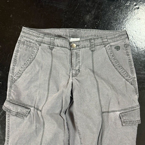 Women’s Mountain Hardware Hiking Cargo Pants - Picture 3 of 4